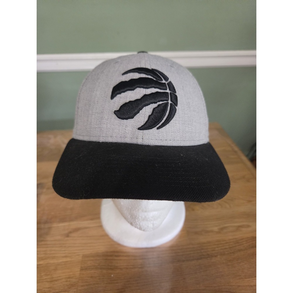 Toronto Raptors New Era 9Fifty Fitted Size 7 Hat Black Gray NBA Mens Cap